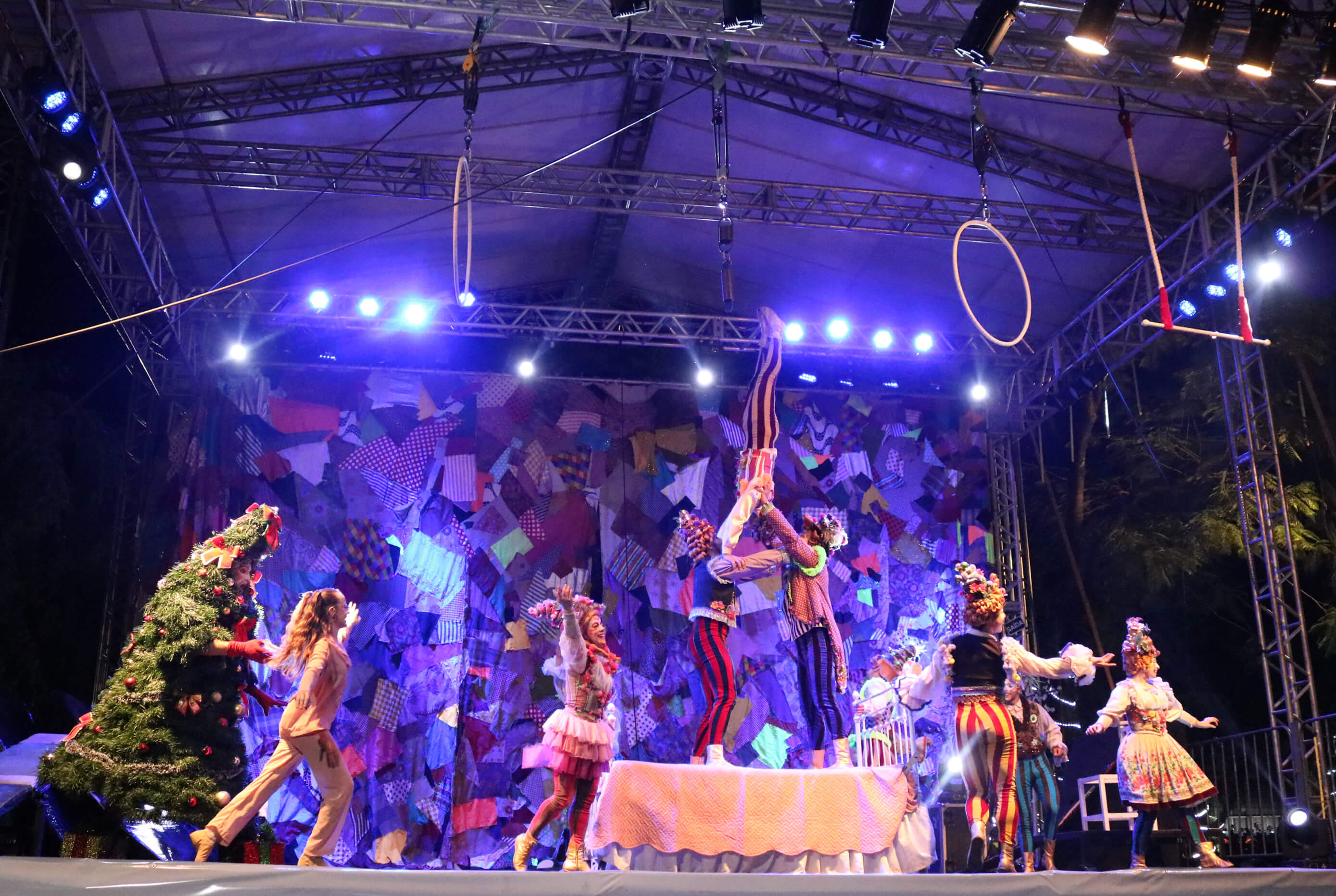 GRUPO THOLL ENCANTA PÚBLICO TRÊS-MAIENSE