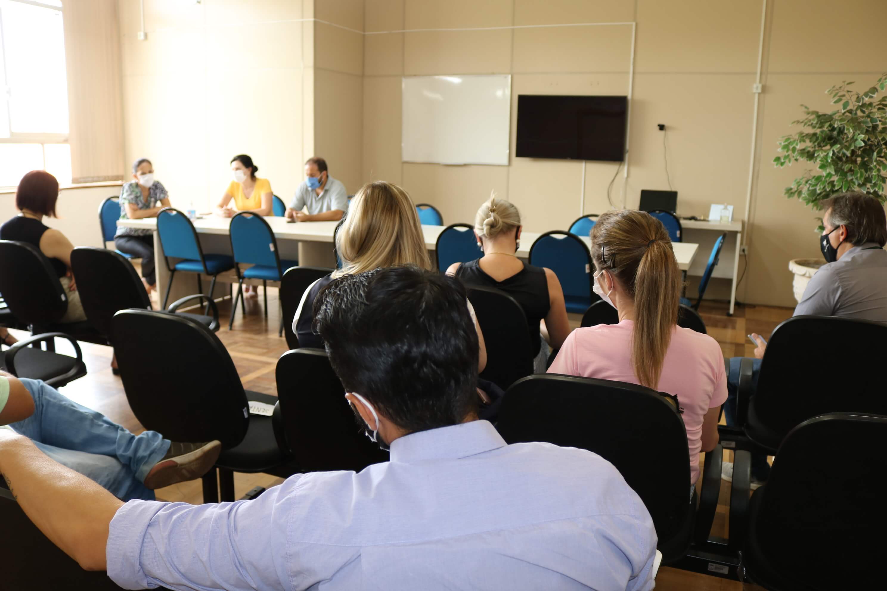 COE REALIZA REUNIÃO PARA DEBATER AUMENTO DE CASOS DE CORONAVÍRUS