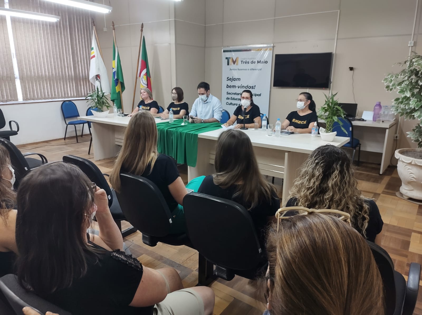 SECRETARIA DE EDUCAÇÃO REALIZA LIVE DE ABERTURA DO ANO LETIV