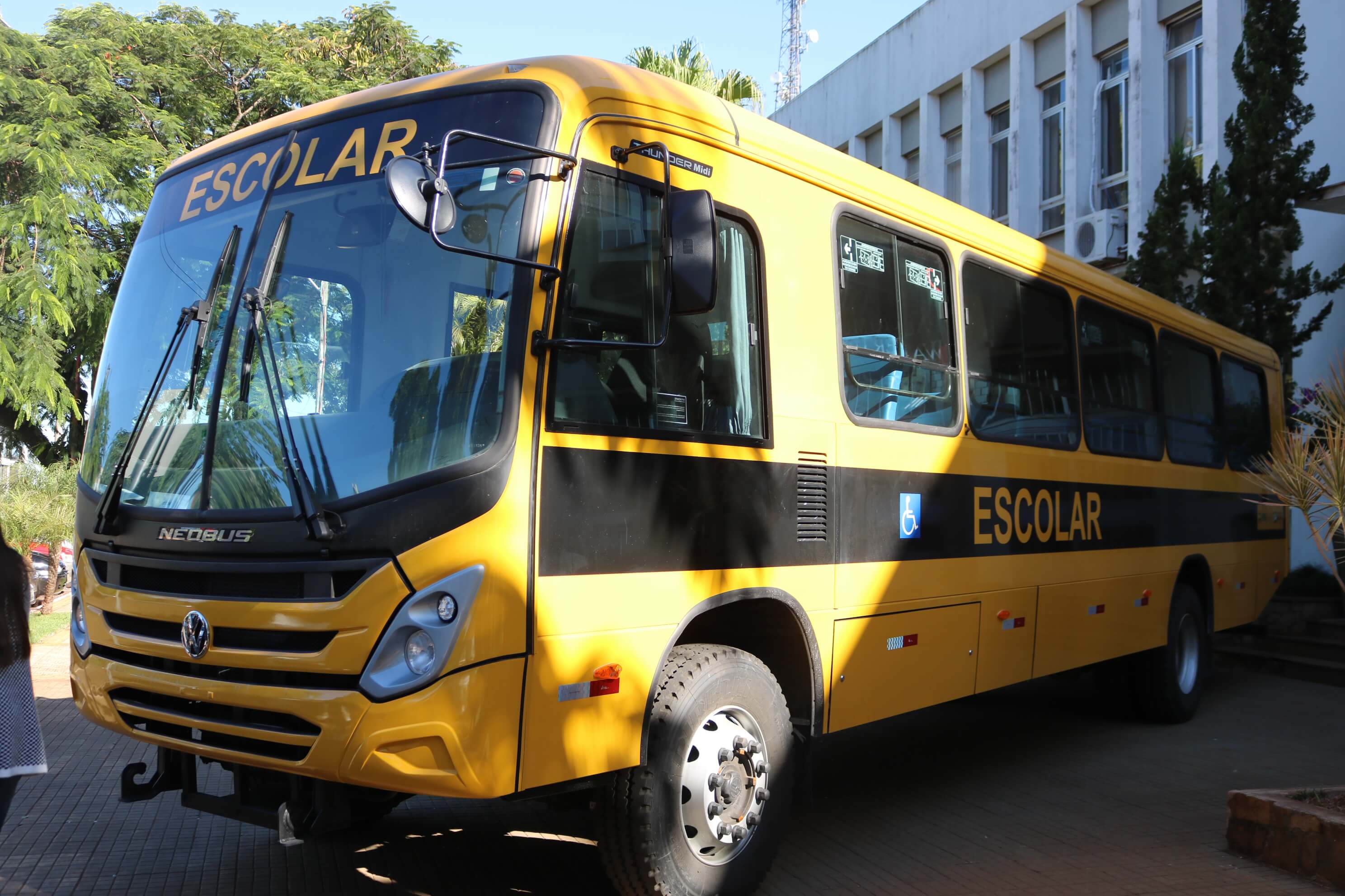 TRÊS DE MAIO ADQUIRE NOVO ÔNIBUS PARA O TRANSPORTE ESCOLAR