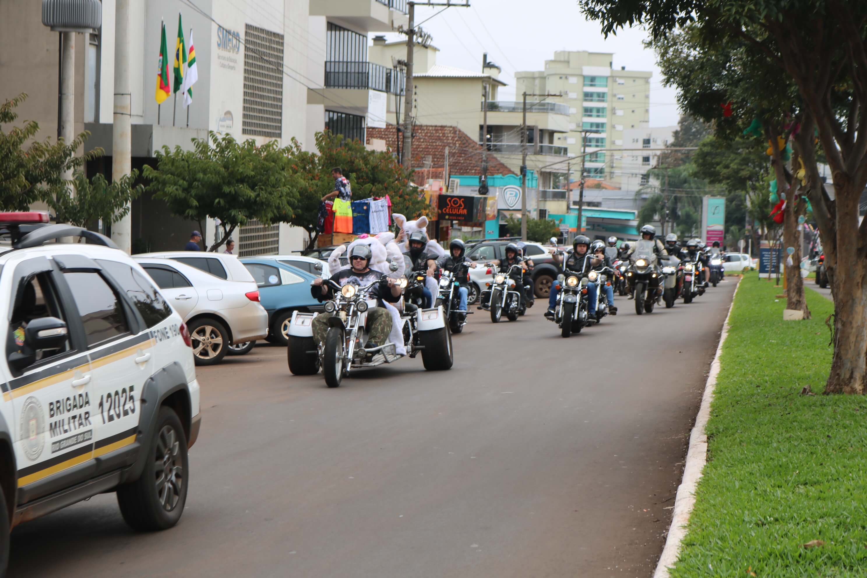 BRIQUE NA PRAÇA DE PÁSCOA OCORREU SÁBADO