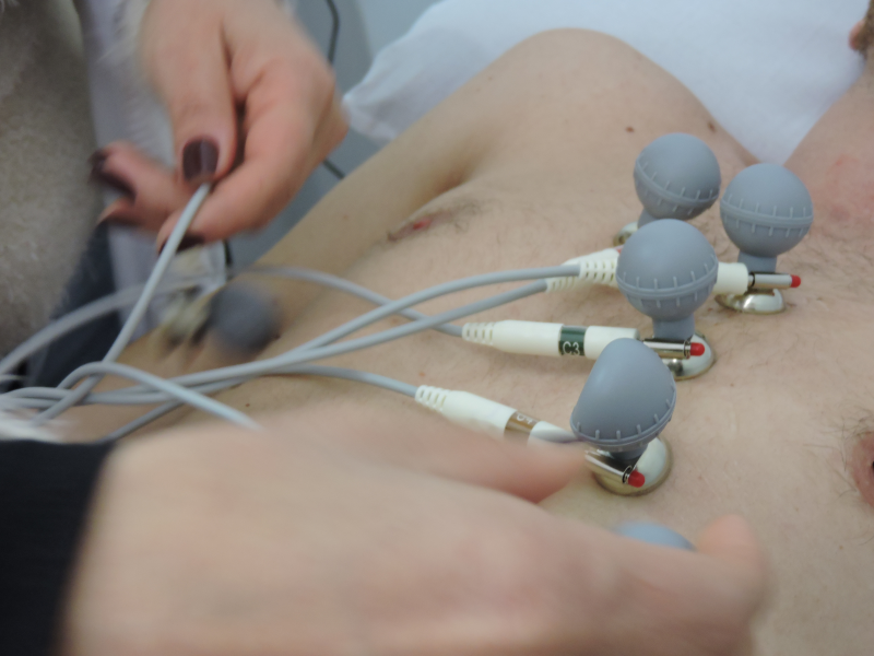 Prefeitura adquire aparelho de eletrocardiograma para rede pública 