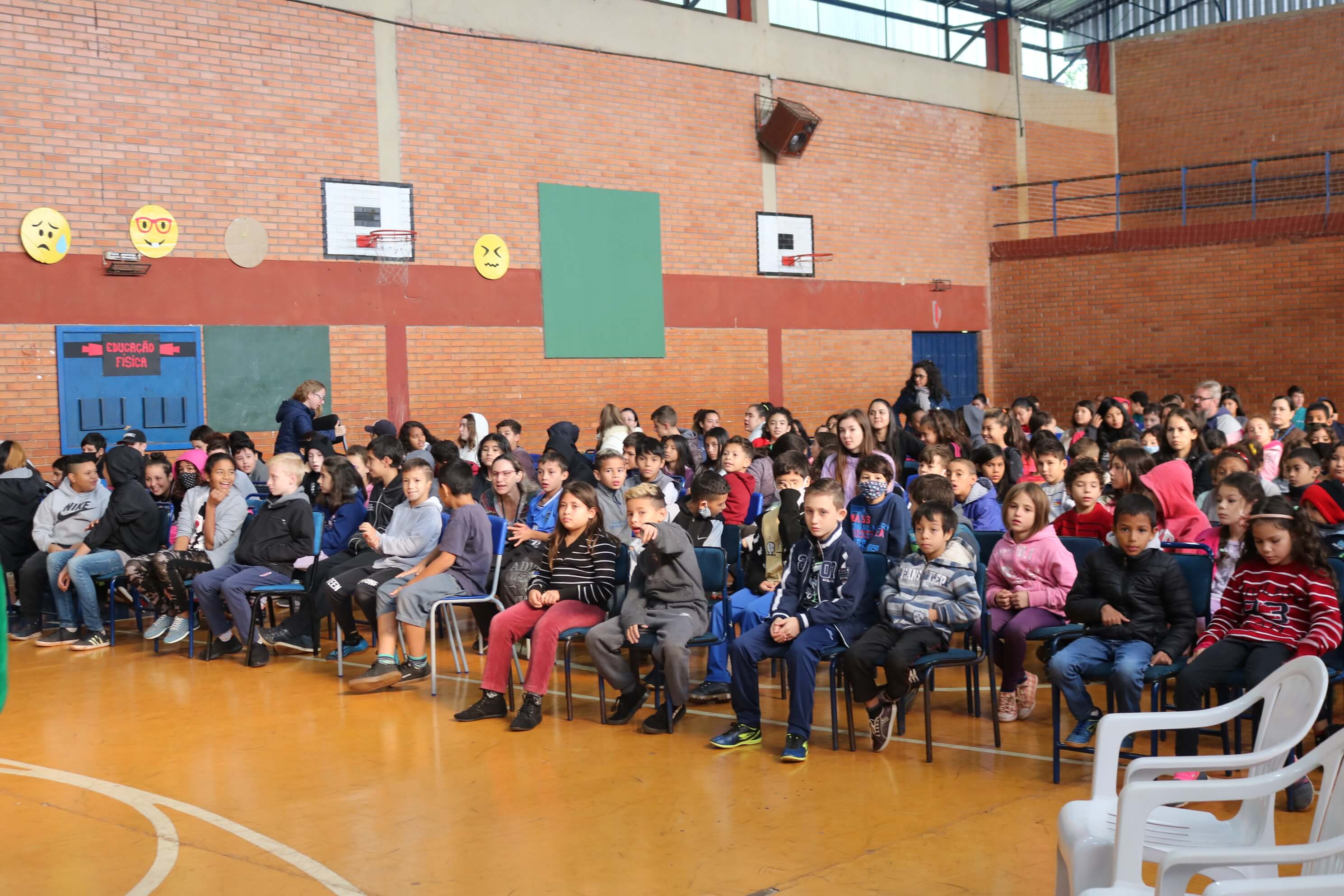 EXPLANAÇÃO DO MODELO CÍVICO-MILITAR É APRESENTADA À COMUNIDADE ESCOLAR