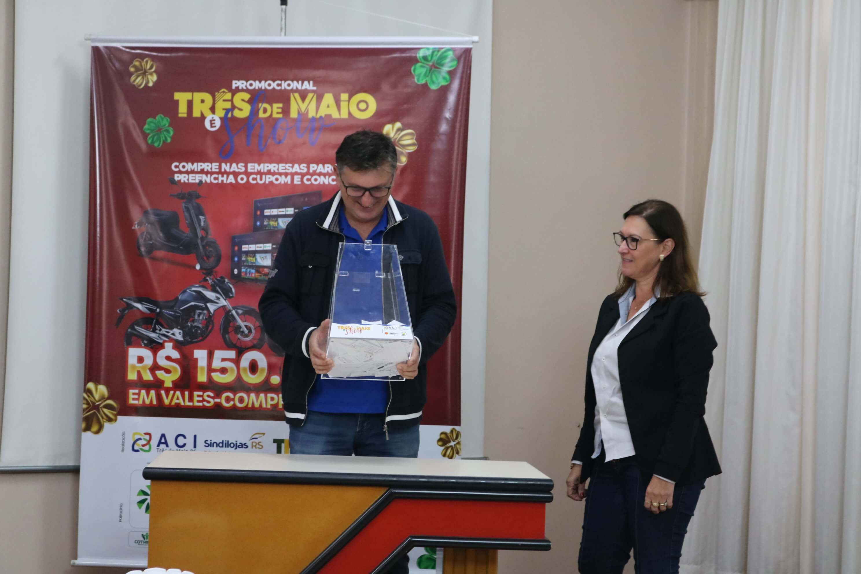 SORTEIO DO PROMOCIONAL TRÊS DE MAIO É SHOW OCORREU ONTEM