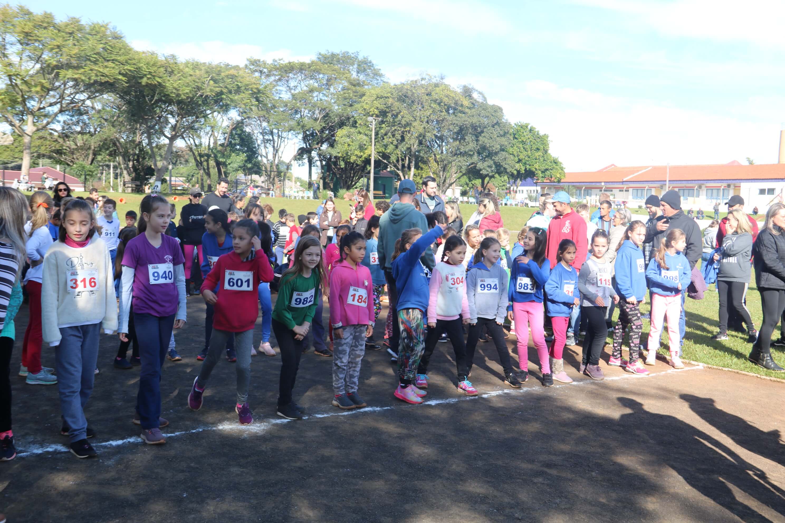 1ª RÚSTICA ESCOLAR OCORREU NO DOMINGO