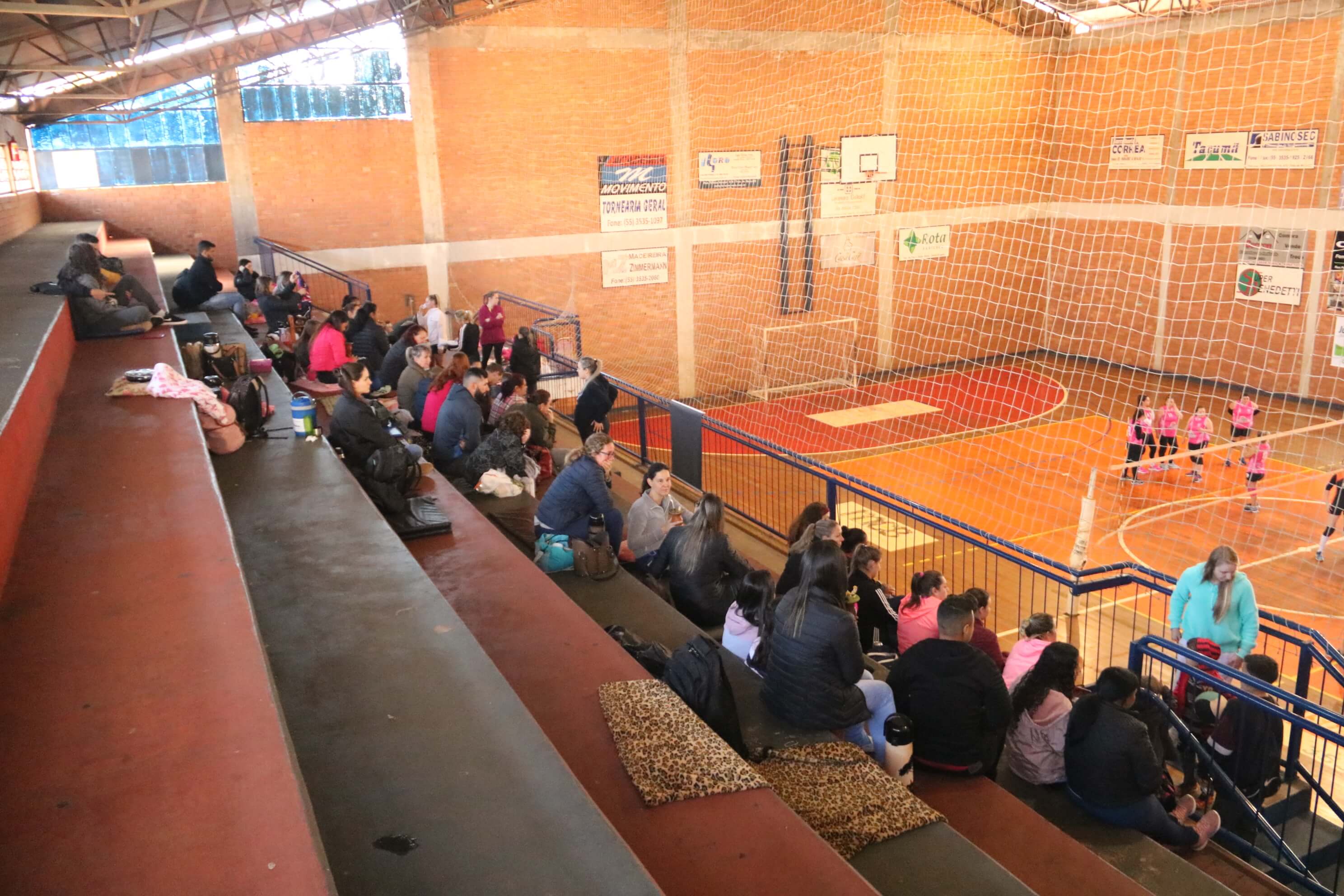 1º CAMPEONATO MUNICIPAL DE VÔLEI DE MÃES OCORREU NO FINAL DE SEMANA