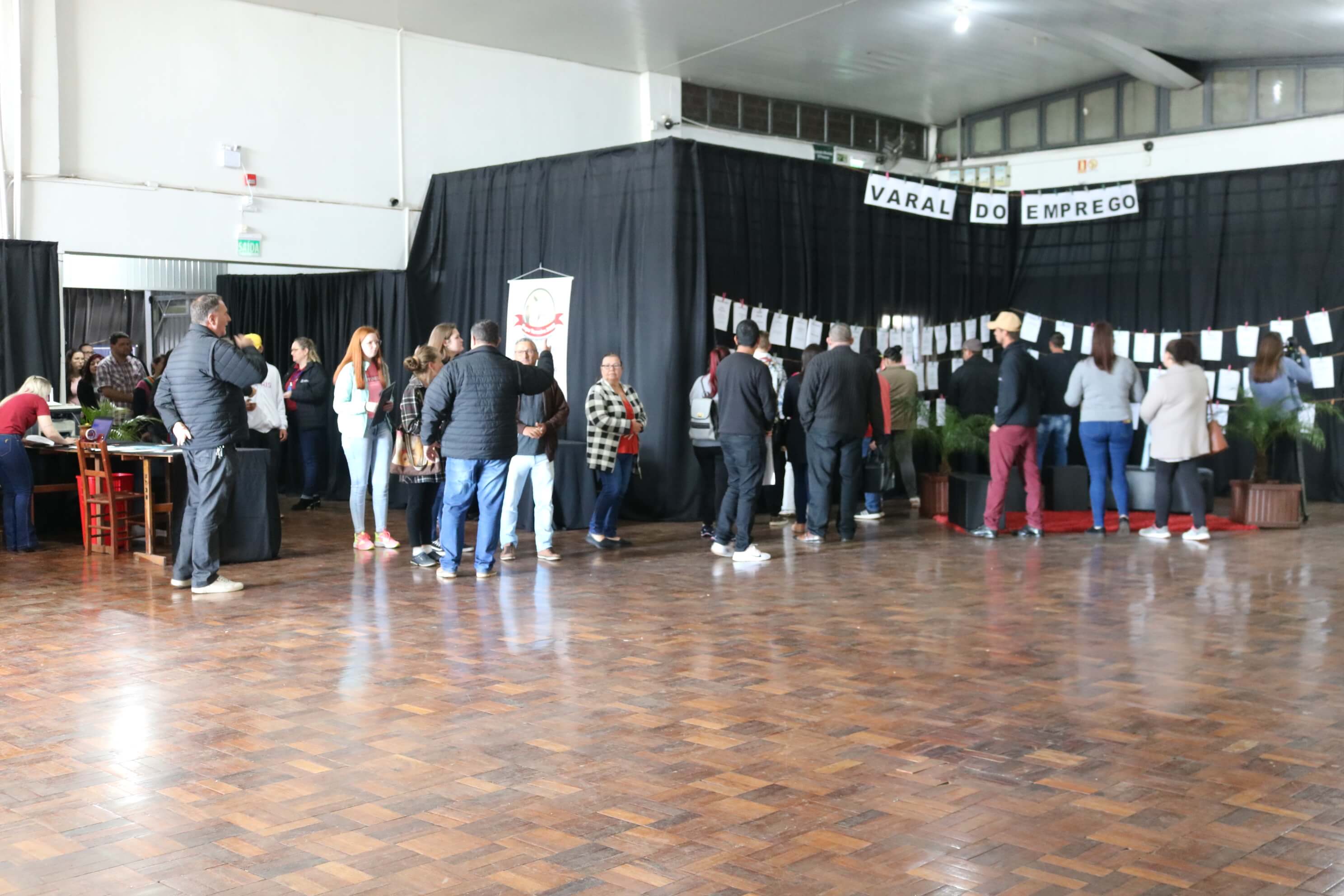 FEIRÃO DO EMPREGO OCORREU HOJE