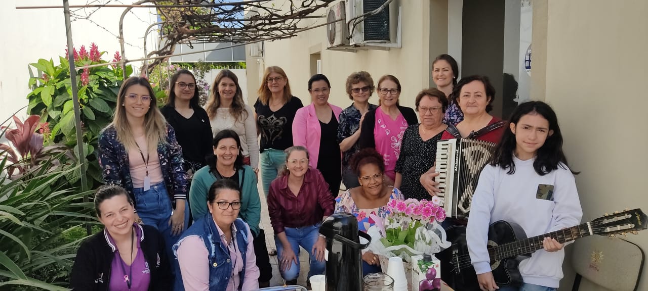 INTEGRANTES DO COMDIM VISITAM A SECRETARIA DE POLÍTICAS DA MULHER E O CRM FLOR DE LIZ