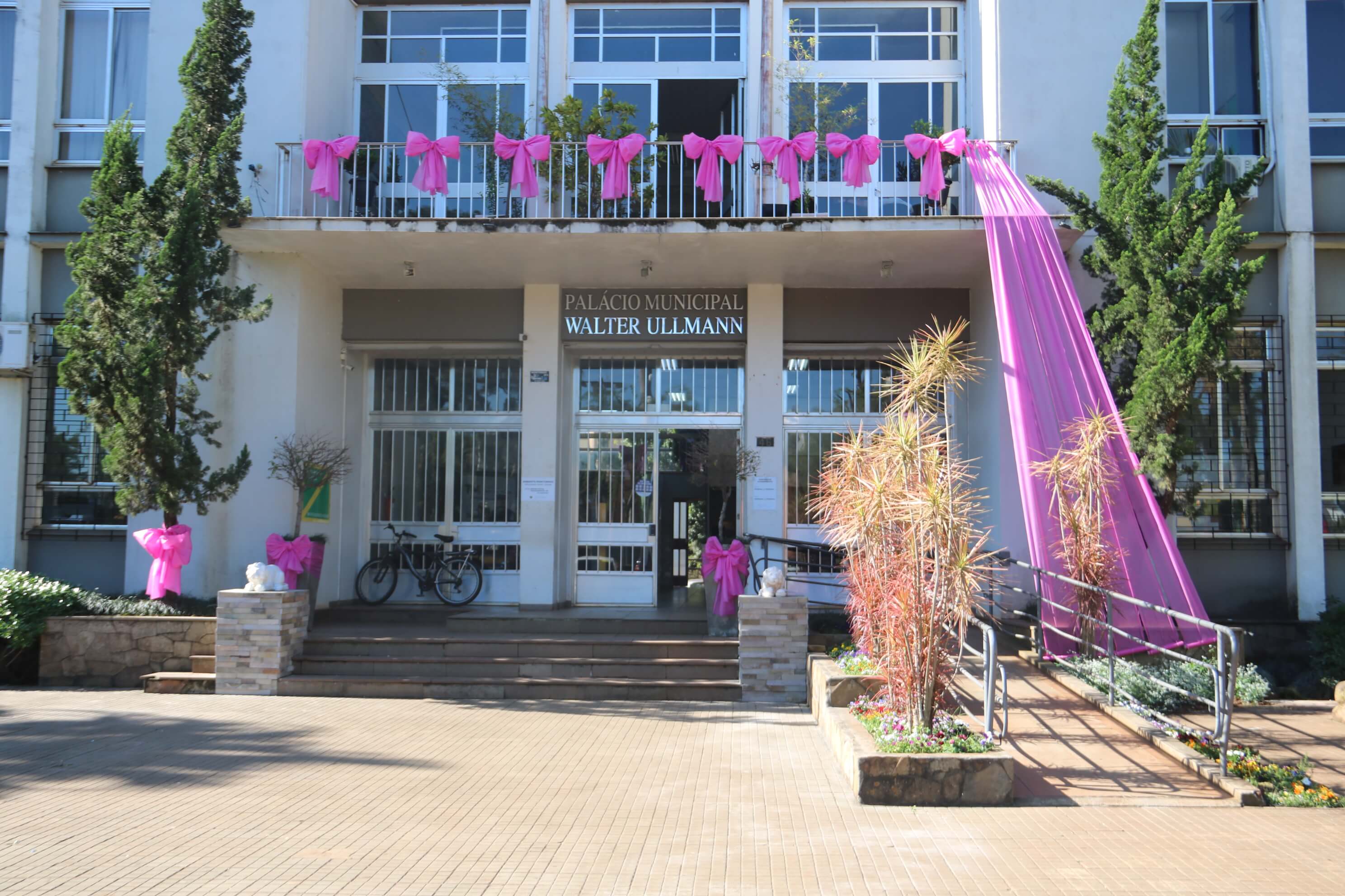 PREFEITURA MUNICIPAL PARTICIPA DA CAMPANHA OUTUBRO ROSA