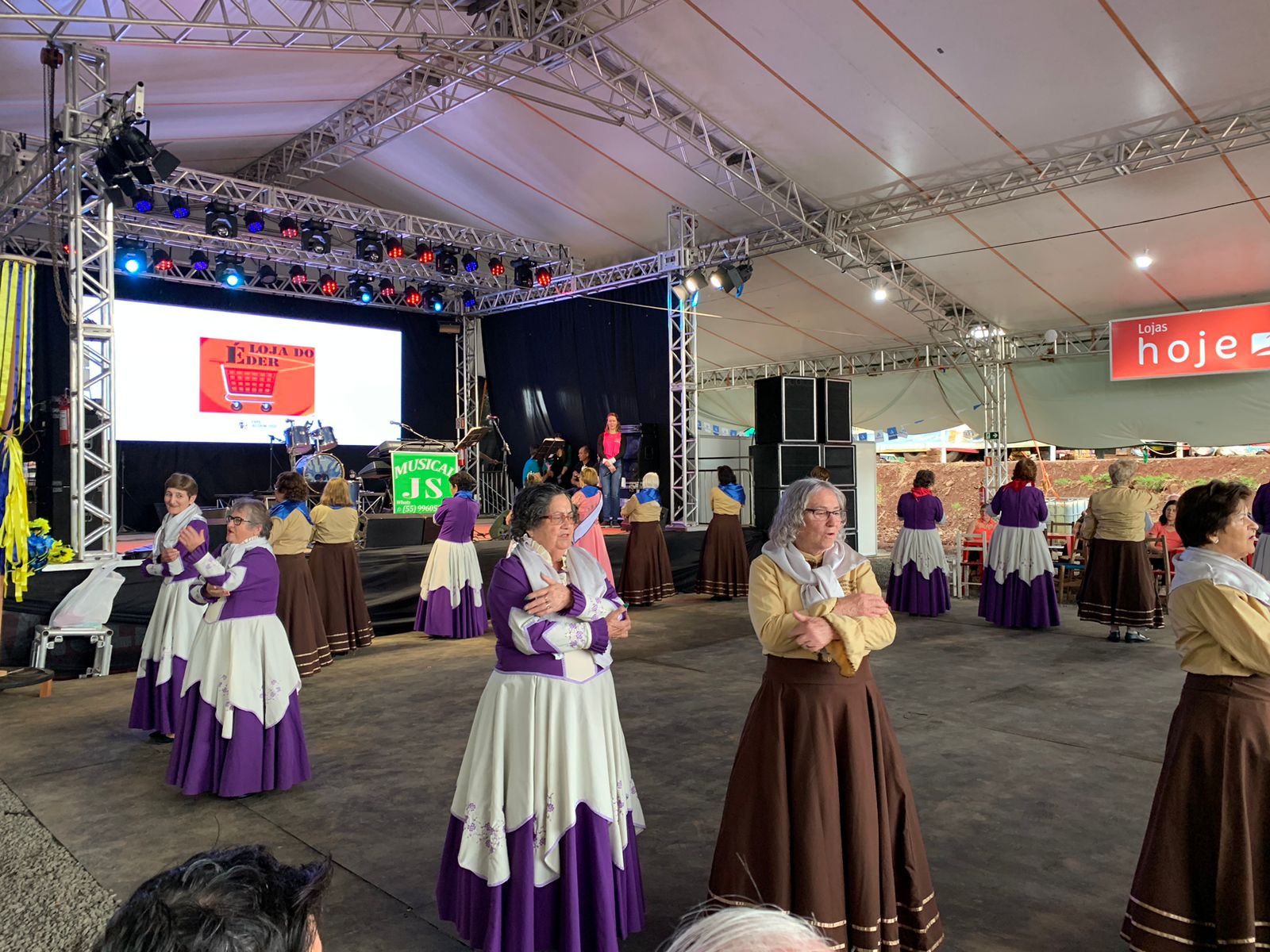 APRESENTAÇÃO ARTÍSTICA DOS GRUPOS DE IDOSOS OCORREU NA EXPOALECRIM