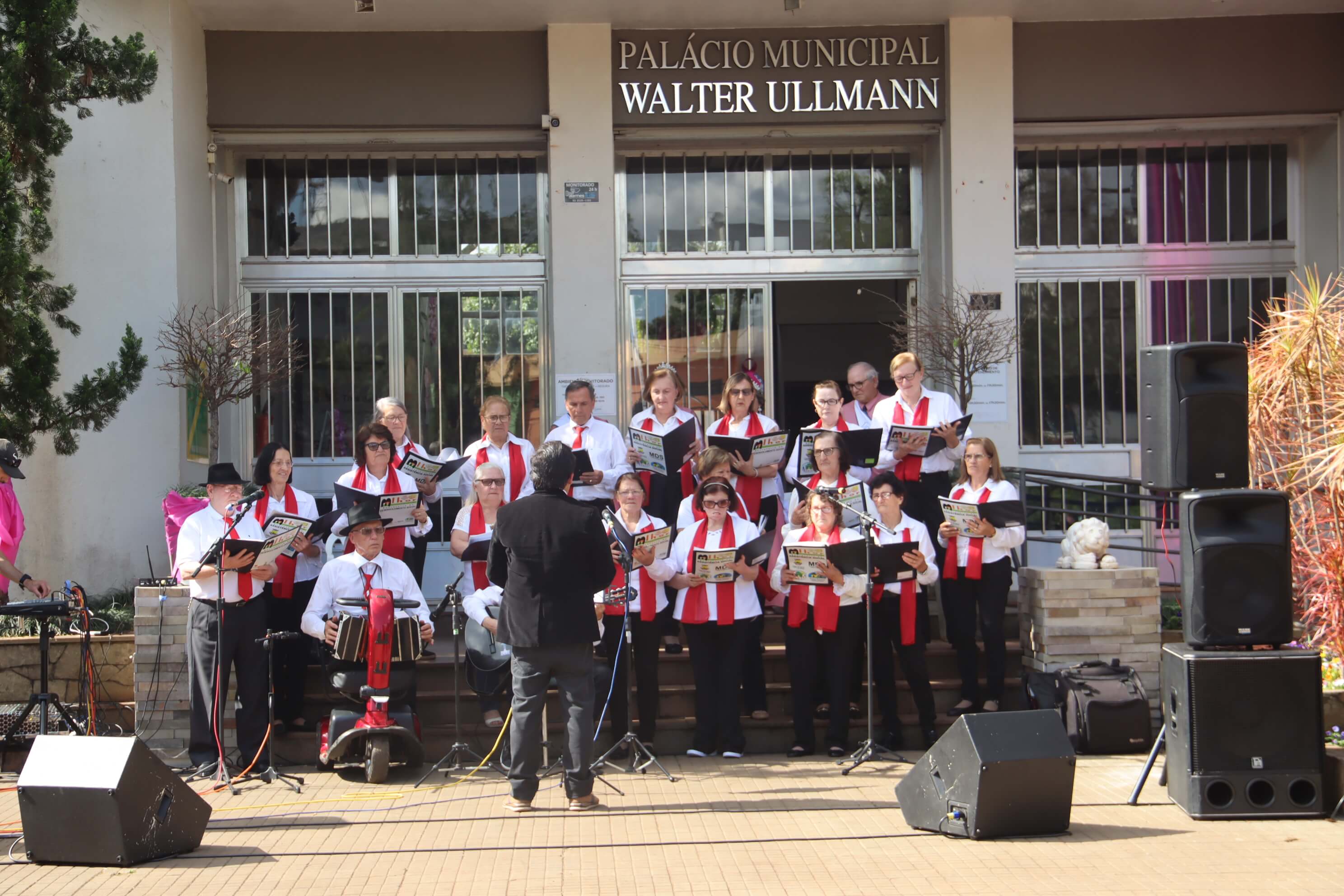 ENCERRAMENTO DA 11º SEMANA MUNICIPAL DO IDOSO OCORREU ONTEM