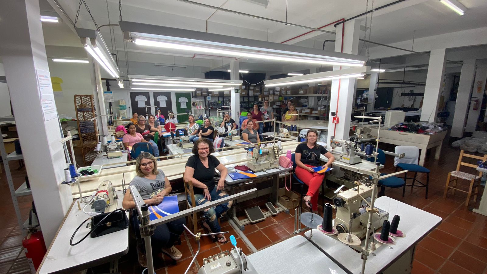 O CURSO DE COSTURA INDUSTRIAL INICIOU ONTEM