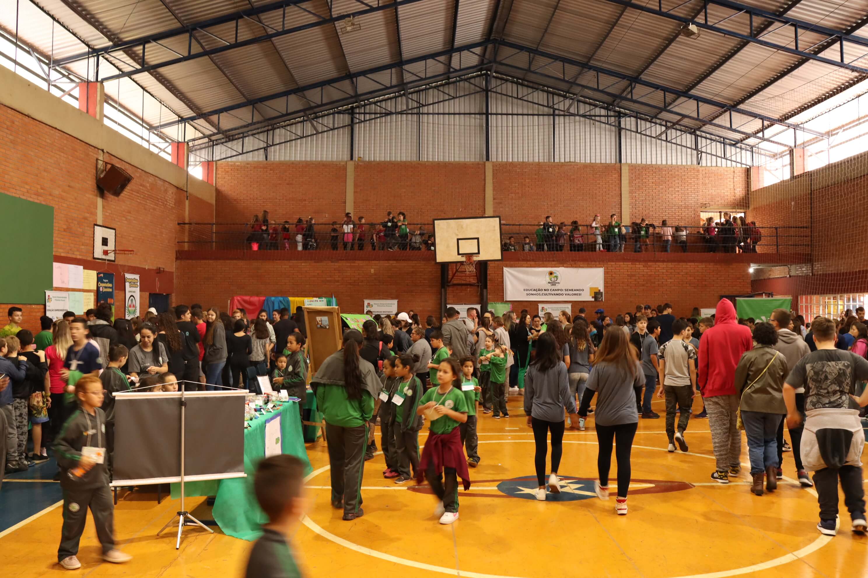 ABERTURA DA PRIMEIRA FEIRA DE EDUCAÇÃO EMPREENDEDORA OCORREU HOJE