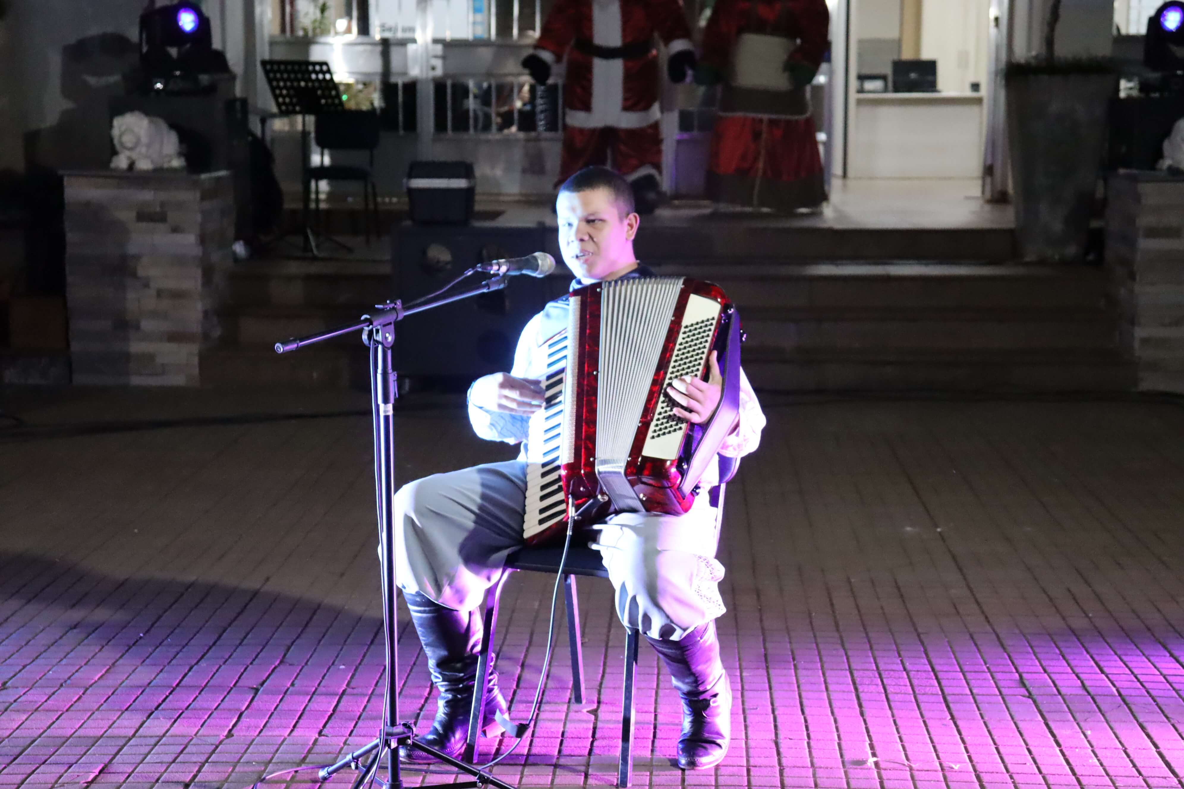 SEGUE A PROGRAMAÇÃO DO NATAL ENCANTADO