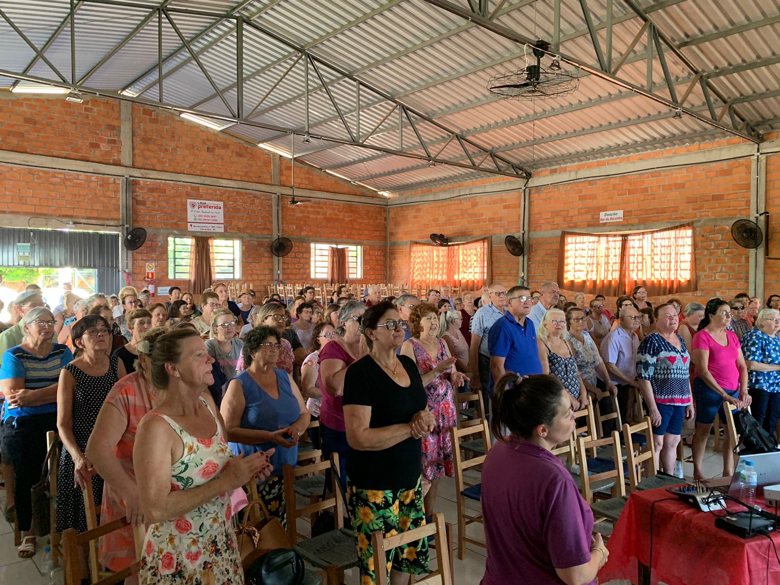 RETORNAM AS ATIVIDADES COM OS IDOSOS MATRICULADOS NAS AULAS DE HIDROGINÁSTICA 