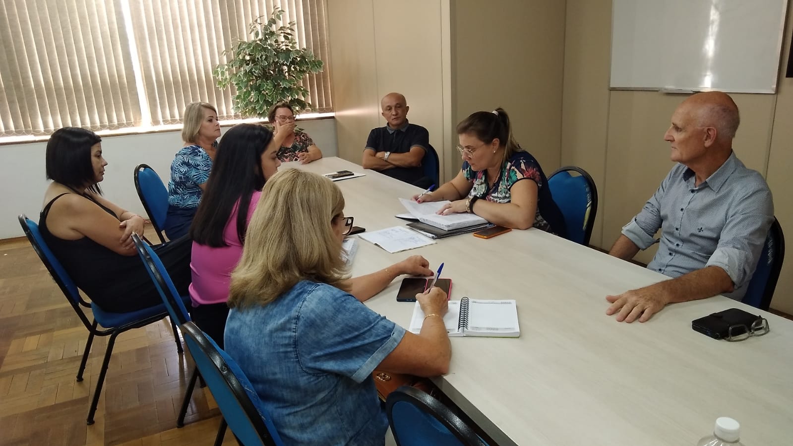 NA TARDE DE ONTEM O CONSELHO MUNICIPAL DOS DIREITOS DA CRIANÇA E DO ADOLESCENTE ESTEVE REUNIDO 