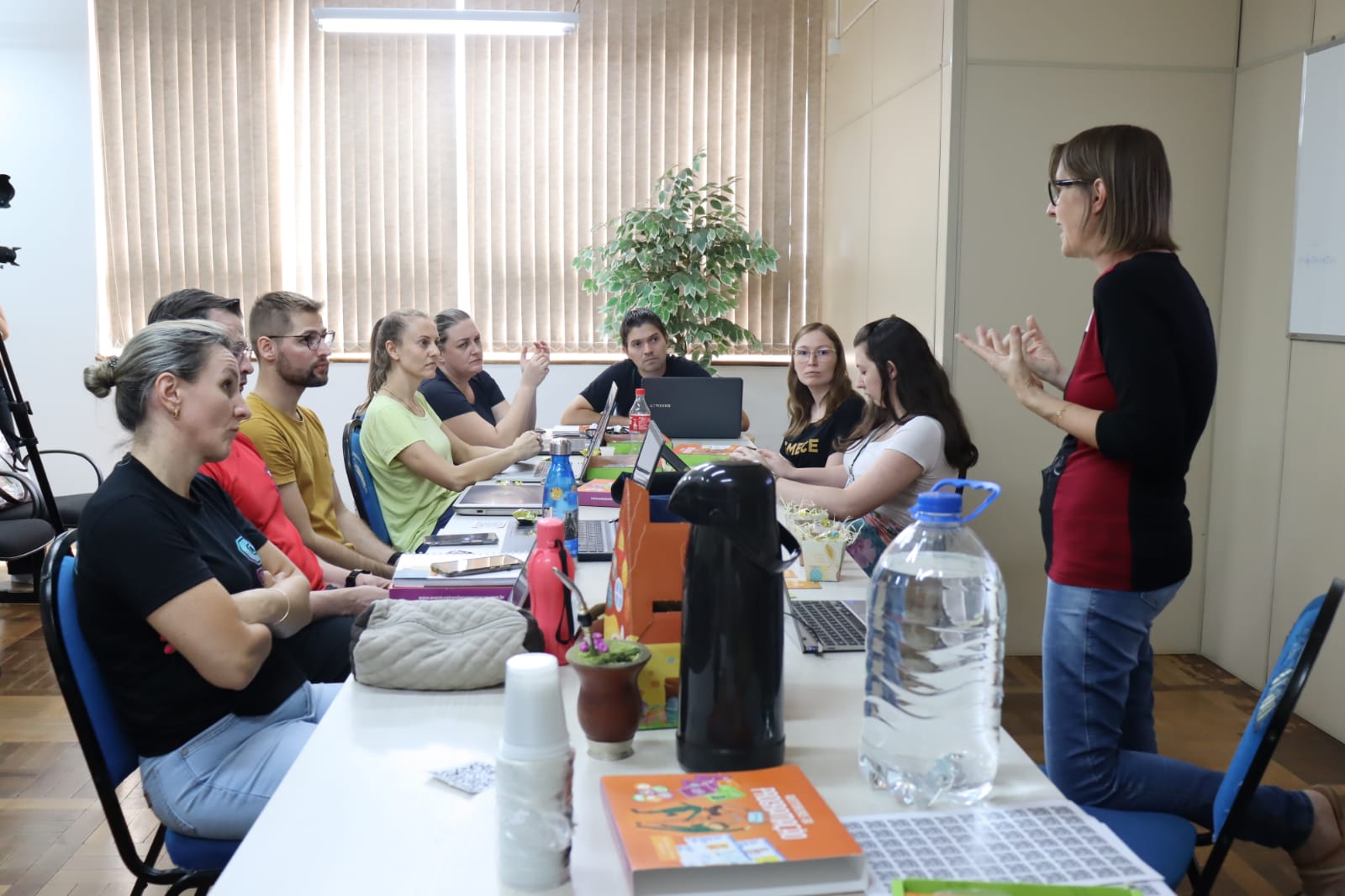 NA ÚLTIMA SEMANA TEVE INÍCIO A FORMAÇÃO DE PROFESSORES EM LINGUAGEM COMPUTACIONAL 