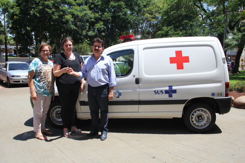 Investimento em Saúde: Governo Municipal adquire nova ambulância