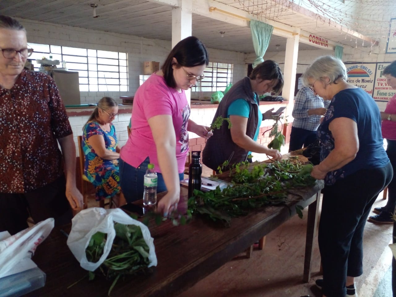 PALESTRA SOBRE USO DE CHÁS MEDICINAIS OCORREU HOJE EM ESQUINA HETTWER