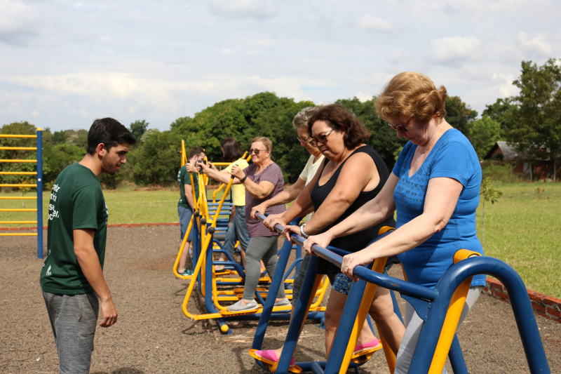 Academias ao ar livre são instaladas em Três de Maio