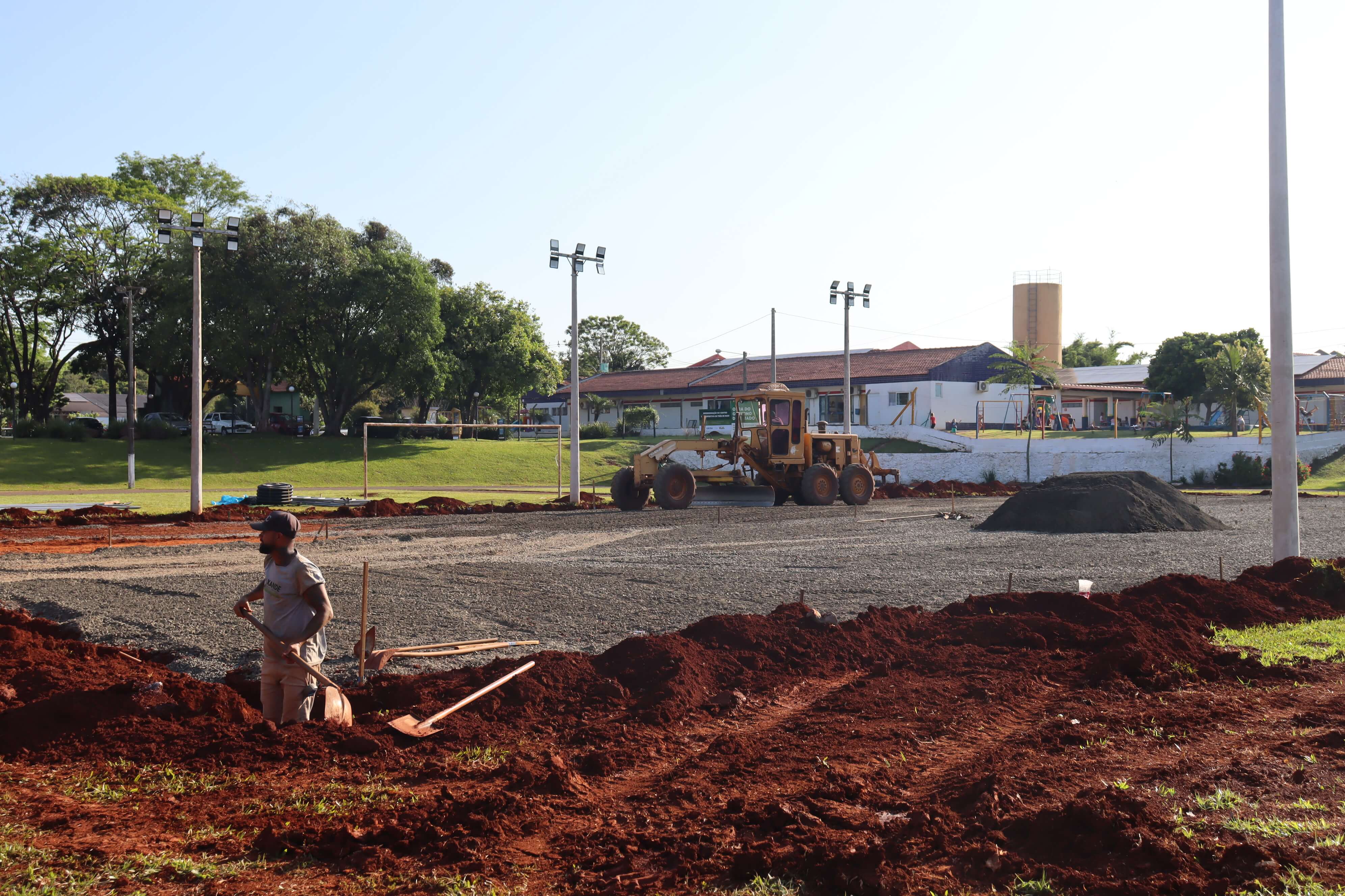 SEGUEM AS OBRAS NO CENTRO POLIESPORTIVO MUNICIPAL
