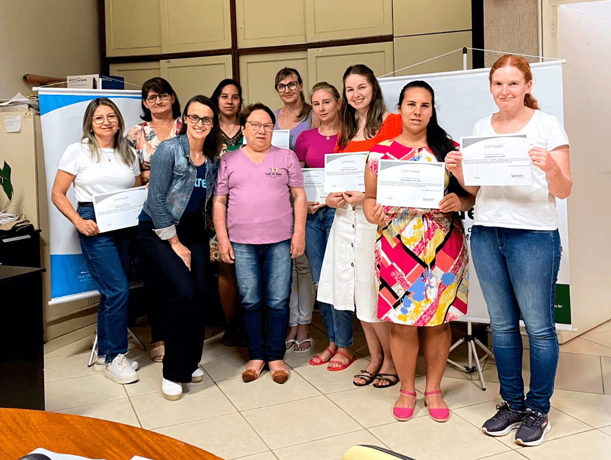 FORMADA A 8ª TURMA DO WORKSHOP GURIAS DA INFORMÁTICA