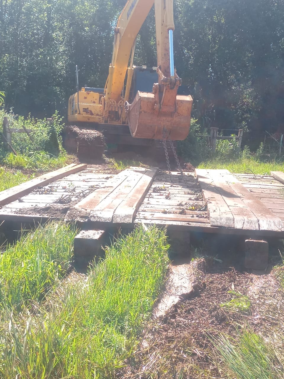 SECRETARIA DE AGRICULTURA RECUPERA PONTILÃO DA LOCALIDADE DE MEDIANEIRA