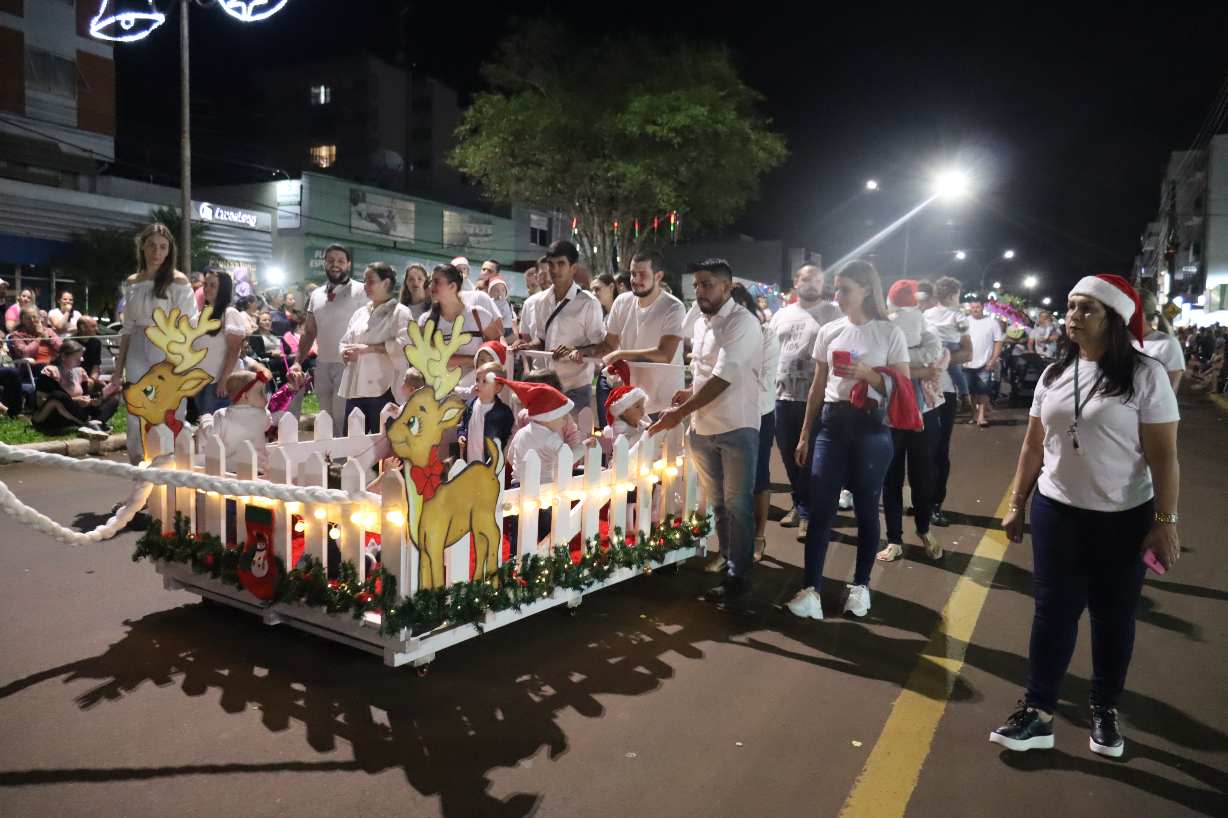 DESFILE NATALINO ABRIU O NATAL ENCANTADO 2023 