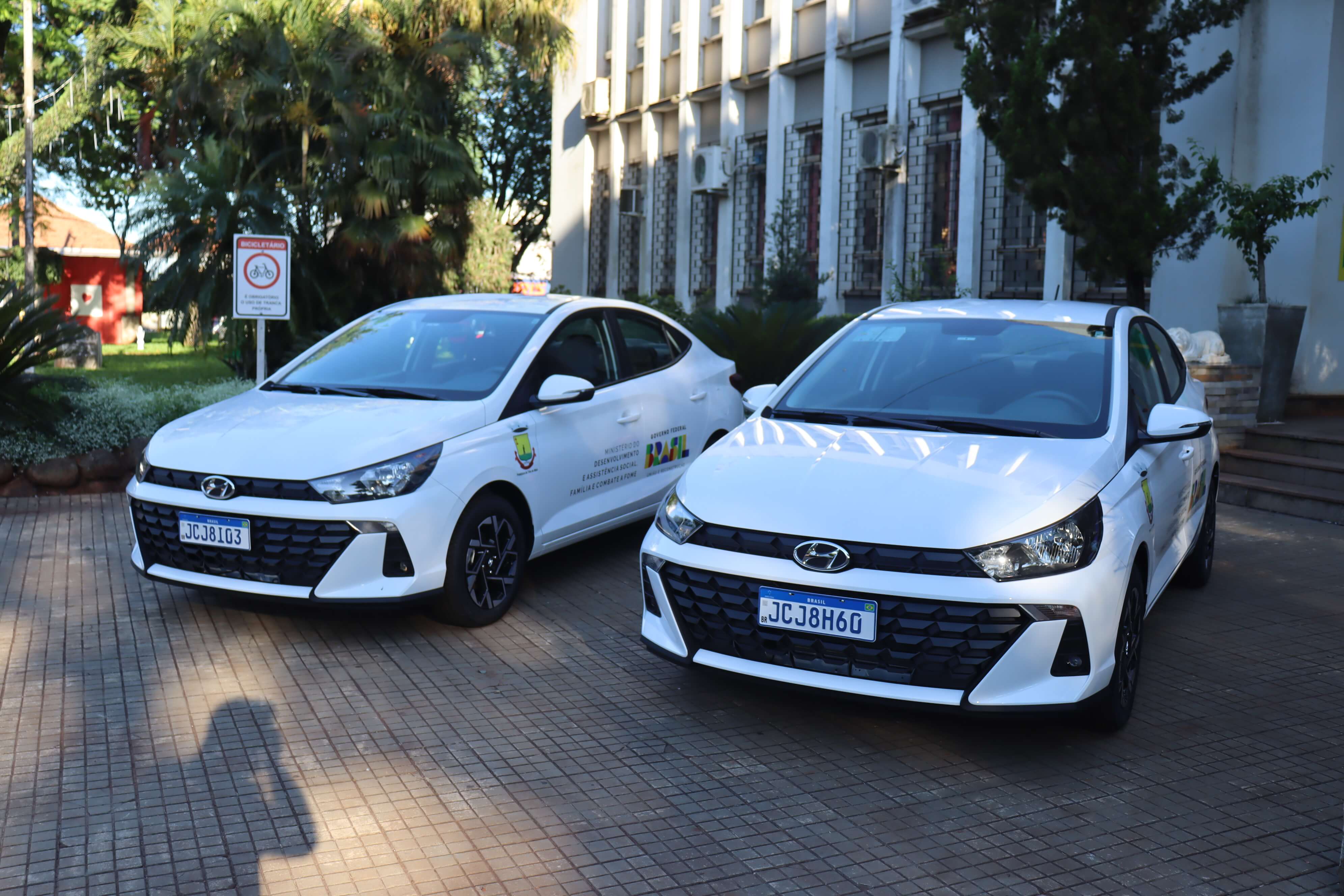 GOVERNO MUNICIPAL DE TRÊS DE MAIO RECEBE VEÍCULOS DO FUNDO NACIONAL DE ASSISTÊNCIA SOCIAL