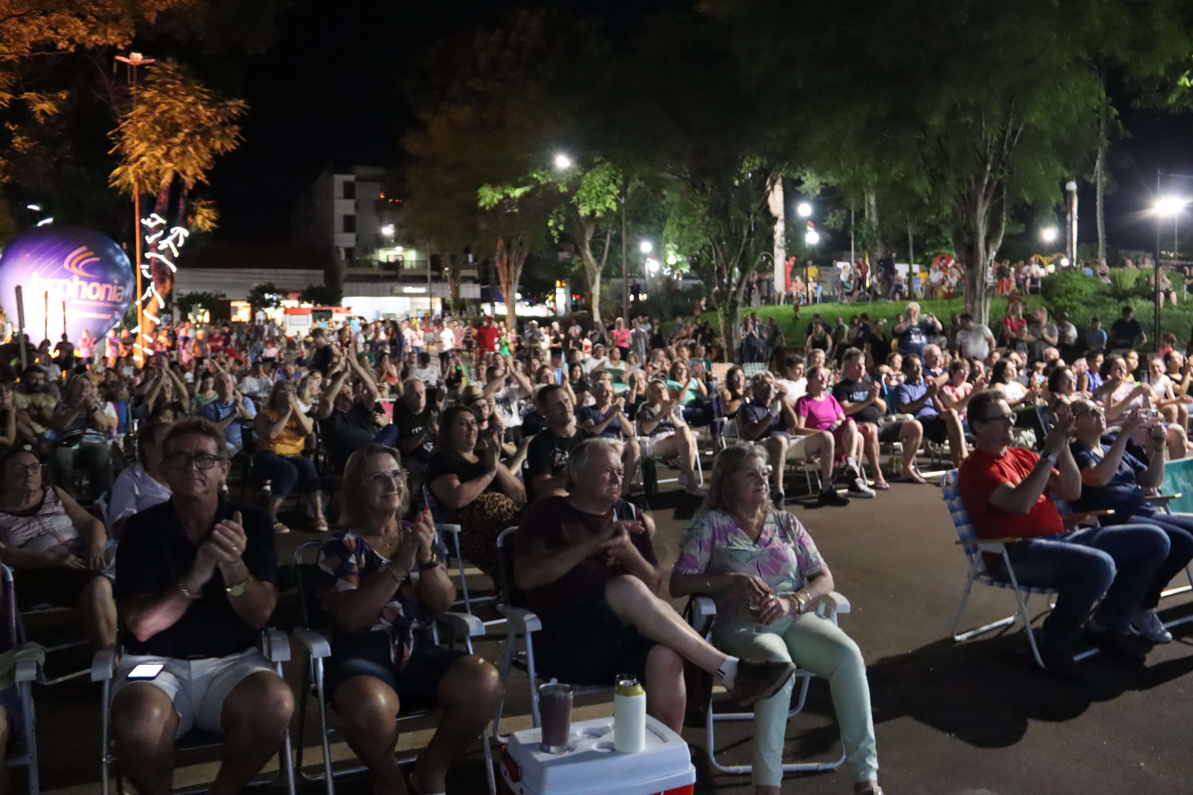 MEGA SHOW DE NATAL ENCANTOU A PROGRAMAÇÃO DO NATAL ENCANTADO 2023