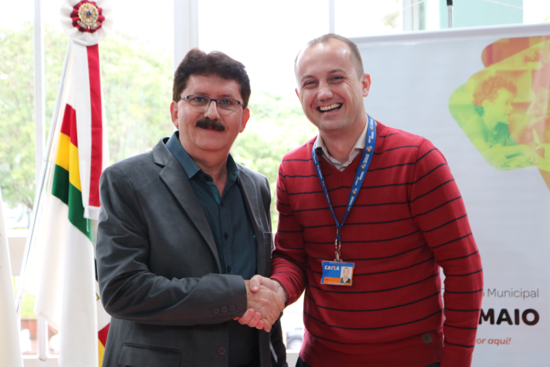 Governo Municipal assina contrato de financiamento de infraestrutura e saneamento para o município.