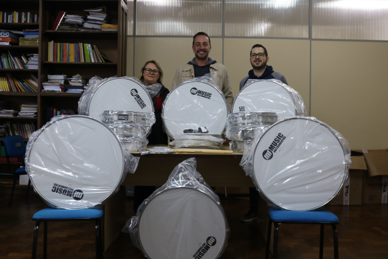 Novos instrumentos são adquiridos para Banda Municipal Professor Arduíno Raymundo Dalsenter.