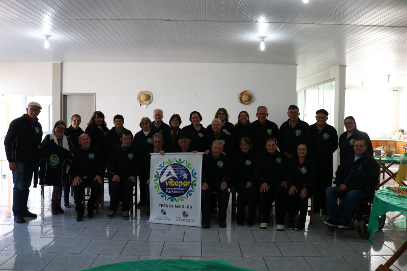 Grupo de Parkinson recebe novo uniforme