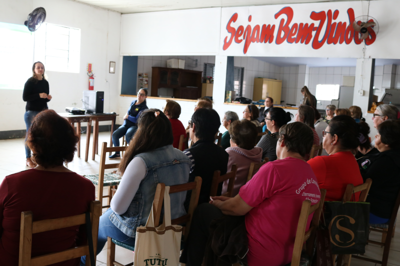 Prevenção e cuidado com idosos é tema de encontro na ESF Viva Feliz