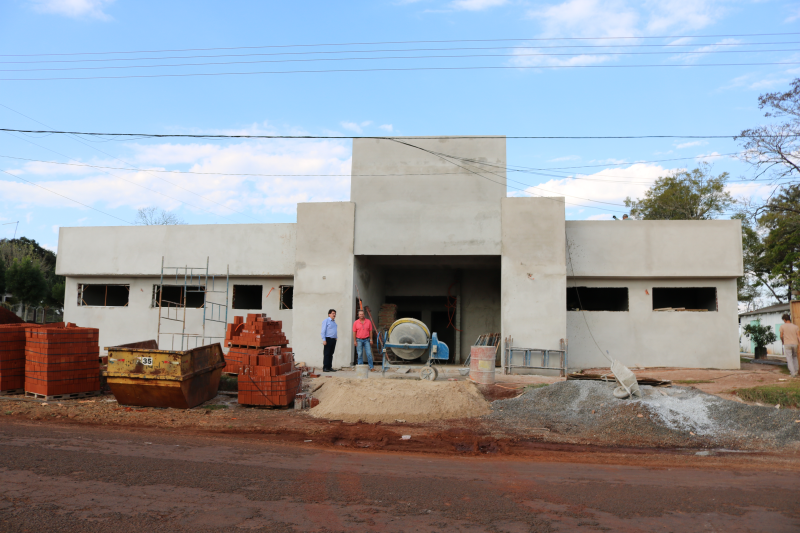 Copatti acompanha obras da nova Unidade de Saúde de Manchinha