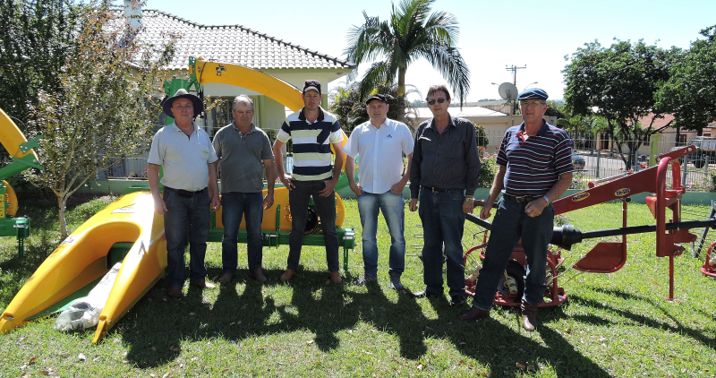 ENTREGUE EQUIPAMENTOS DA PATRULHA AGRÍCOLA À COMUNIDADE DO PONTÃO DO IJUÍ