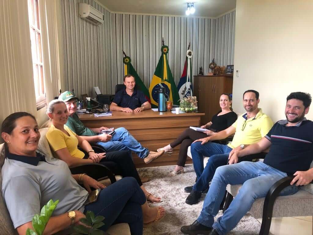 PREFEITO JOAQUIM BOURSCHEIDT E VICE – PREFEITO MAURO HARTMANN REALIZAM PRIMEIRA REUNIÃO DO ANO COM SECRETÁRIOS