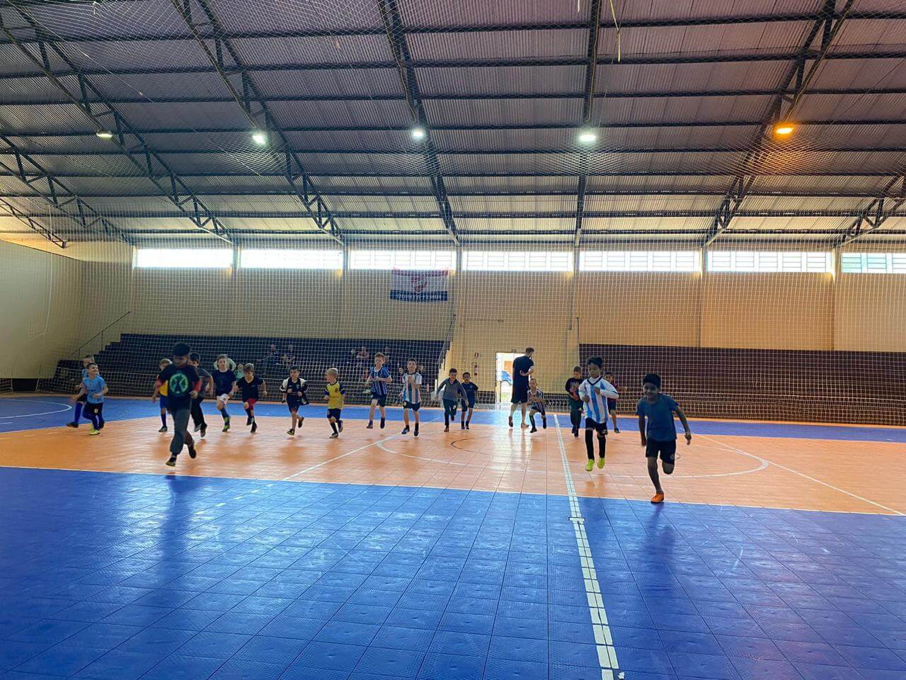 INÍCIO DA ESCOLINHA DE FUTSAL E FUTEBOL