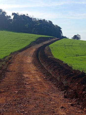 <p>Reinstala&ccedil;&atilde;o da rede de &aacute;gua na localidade de Lajeado 18.</p>