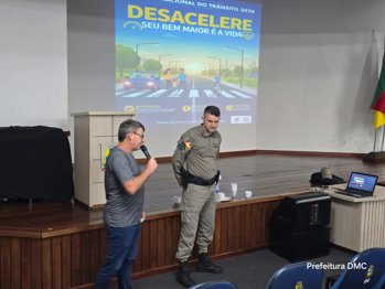 <h3 class="western">Palestra <strong>&ldquo;Desacelere: Seu Bem Maior &eacute; a Vida&rdquo;</strong> marca a Semana Nacional de Tr&acirc;nsito em Doutor Maur&iacute;cio Cardoso</h3>