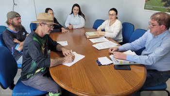 Assinatura de Contrato