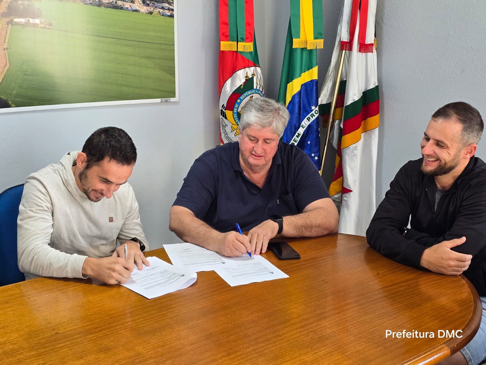 Munic&iacute;pio assina contrato para melhorias no&nbsp;Gin&aacute;sio Municipal Celito Saviczki