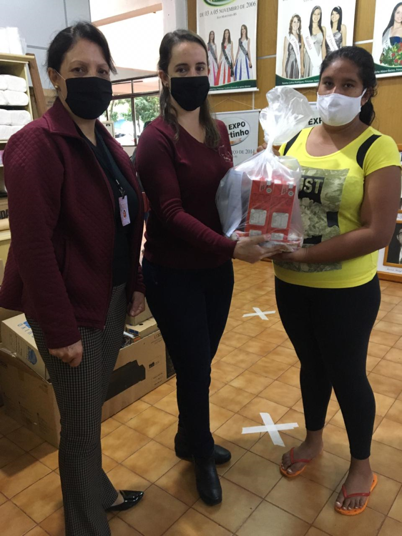 MUNICÍPIO DE SÃO MARTINHO REALIZA DISTRIBUIÇÃO DE KITS DE MERENDA ESCOLAR