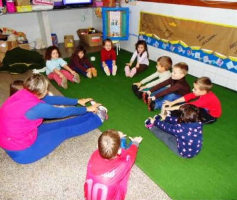 Alunos da EMEI Tia Mercedes têm aulas de educação física