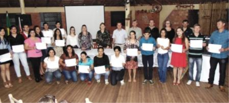 Prefeitura e Senac realizaram formatura do curso de Técnicas de Vendedor