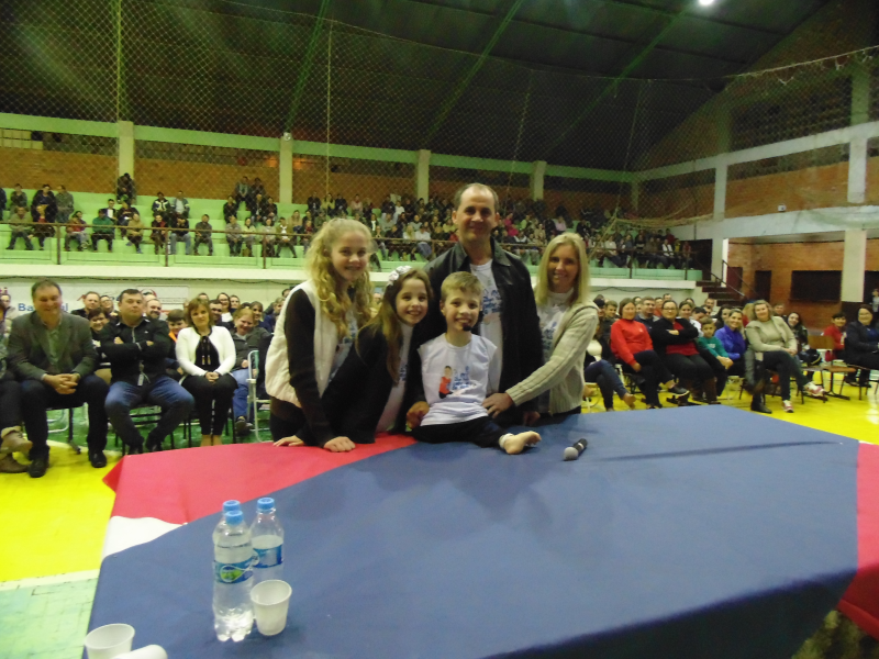  PALESTRA EM HOMENAGEM AOS PAIS