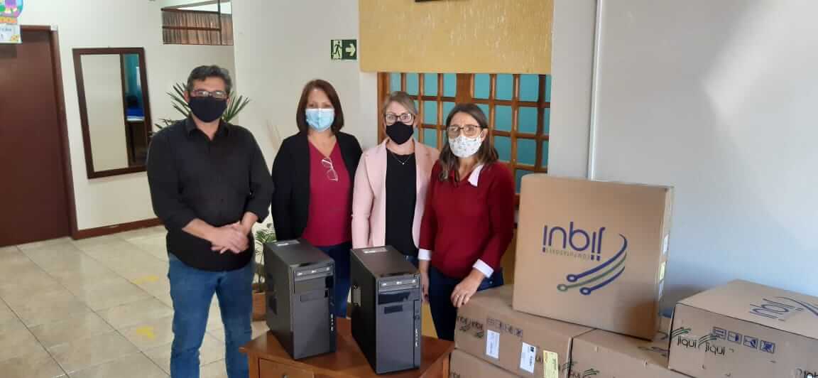 Entrega de computadores para a Escola Municipal Padre Antônio Michels
