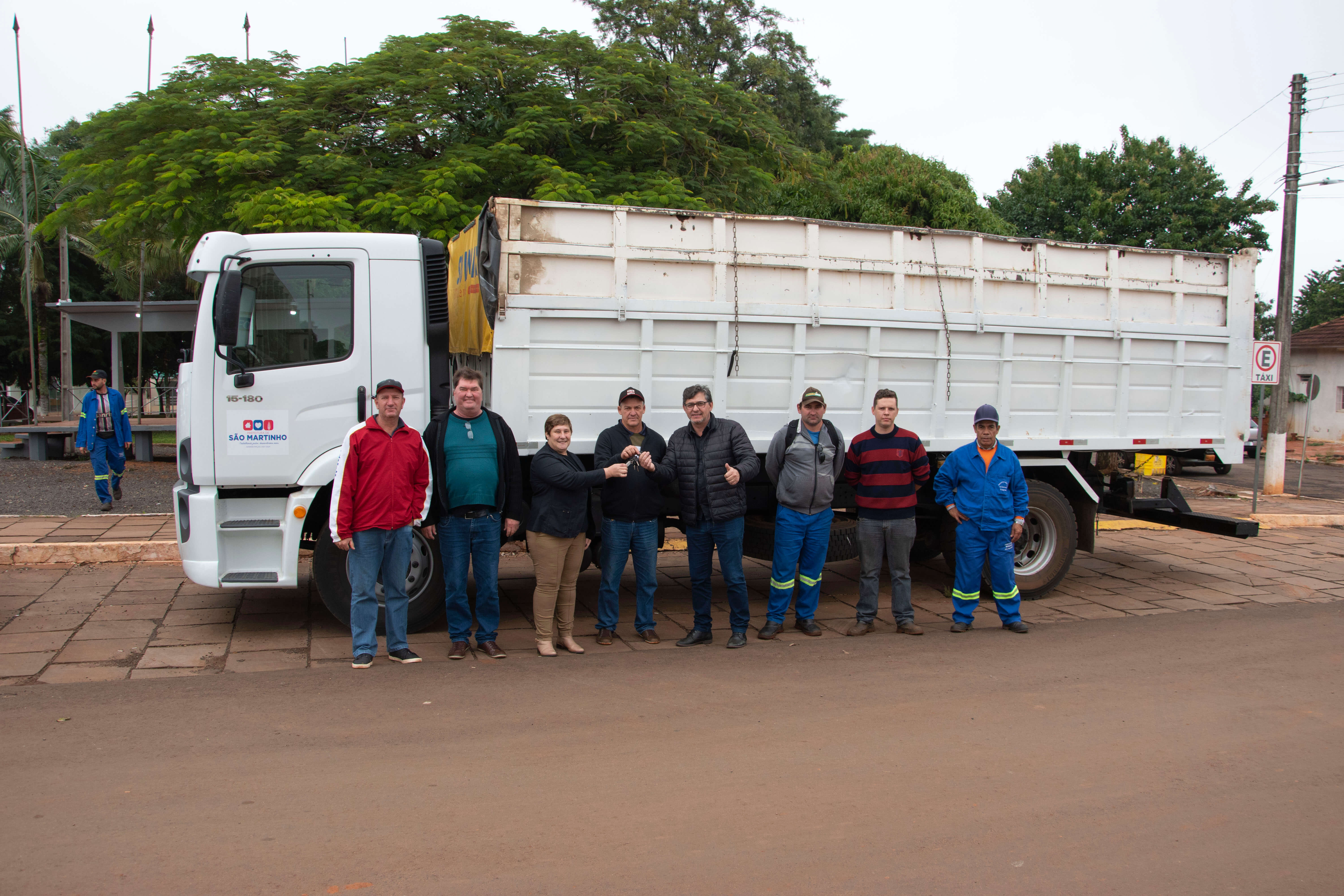 NOVOS VEÍCULOS PARA A ADMINISTRAÇÃO MUNICIPA