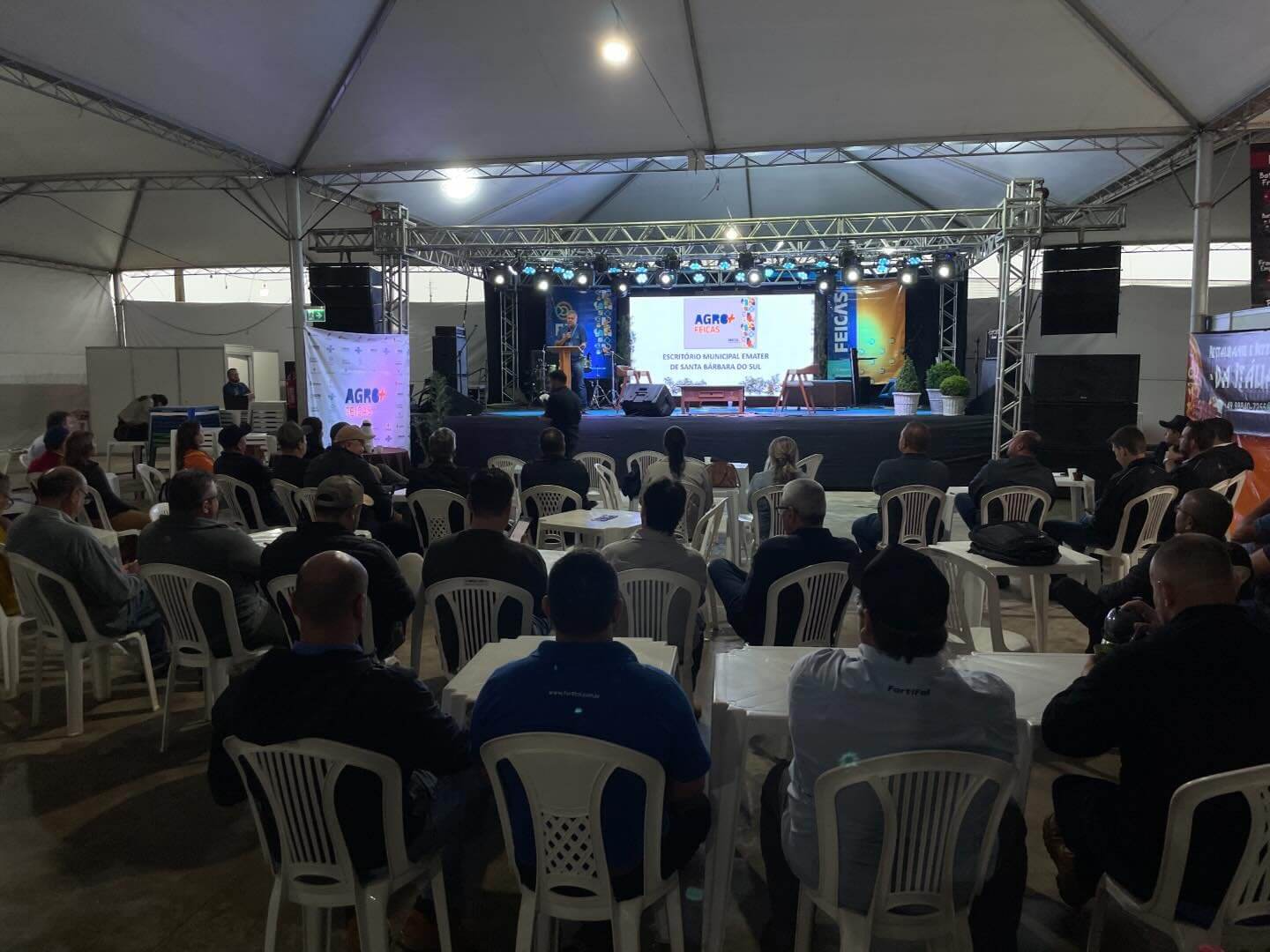 <p>Painel t&eacute;cnico &ldquo;Agro+&rdquo; com o tema implanta&ccedil;&atilde;o, manejo e colheita, ministrado pelo engenheiro Agr&ocirc;nomo Fernando Muller.</p>