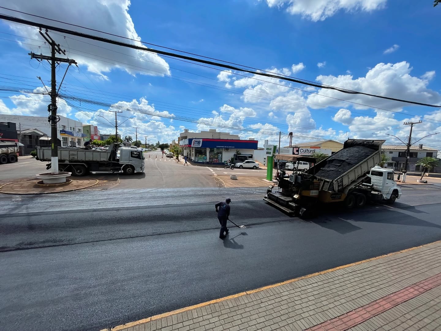 <p>Recapeamento na Avenida Coronel Victor Dumoncel e entornos da Pra&ccedil;a Central</p>